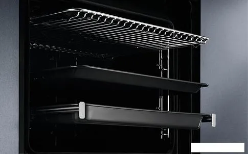 Электрический духовой шкаф Electrolux EOE8P39WX