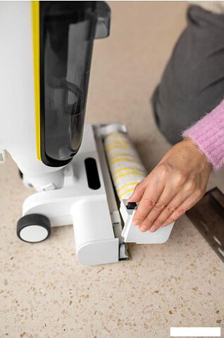 Вертикальный моющий пылесос Karcher FCV 4 Extra+ 1.056-134.0