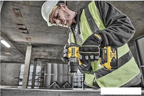 Дрель-шуруповерт DeWalt DCD800P2T (с 2-мя АКБ, кейс)