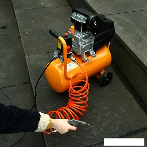 Компрессор Deko DKAC24 (+5 предметов)