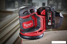 Эксцентриковая шлифмашина Milwaukee M18 BOS125-502B 4933464229 (с 2-мя АКБ, сумка) Эксцентриковая шлифмашина Milwaukee M18 BOS125-502B 4933464229 (с 2-мя АКБ, сумка)