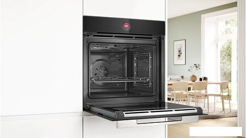 Электрический духовой шкаф Bosch Serie 8 HBG7221B1S