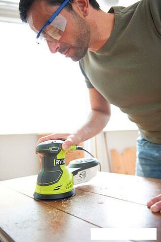 Эксцентриковая шлифмашина Ryobi ROS300