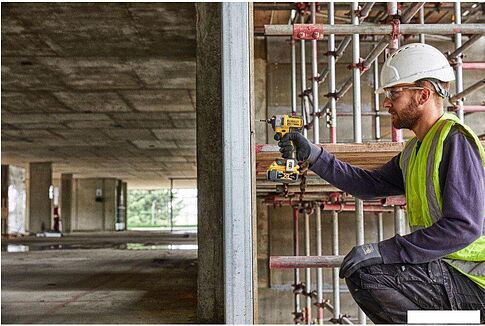 Винтоверт DeWalt DCF888B (без АКБ)