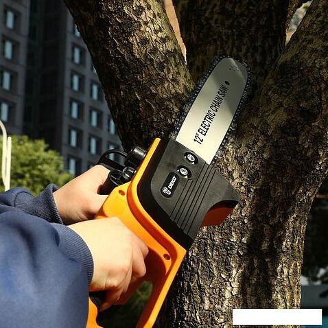 Электрическая пила Deko DKEC12 065-1213