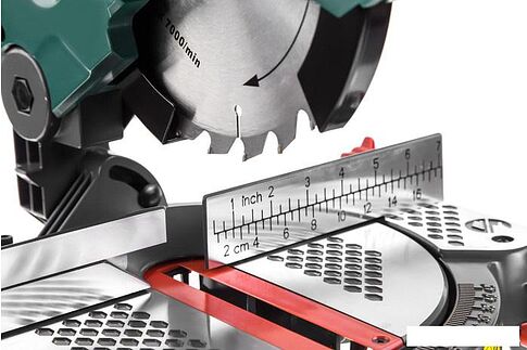 Дисковая пила Hammer STL1200/210C