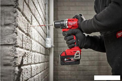 Ударная дрель-шуруповерт Milwaukee M18 M18BLPDRC-422C 4933492825 (с 2-мя АКБ 2 Ач + 4 Ач, кейс)