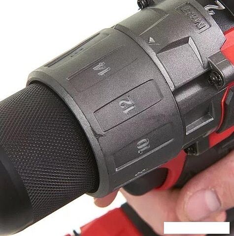 Дрель-шуруповерт Milwaukee M18 FDD2-502X 4933464267 (с 2-мя АКБ, кейс)