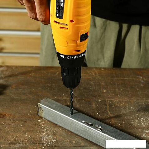 Дрель-шуруповерт Deko DKD450 063-4280