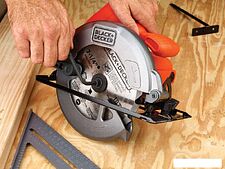 Дисковая пила Black & Decker CS1004