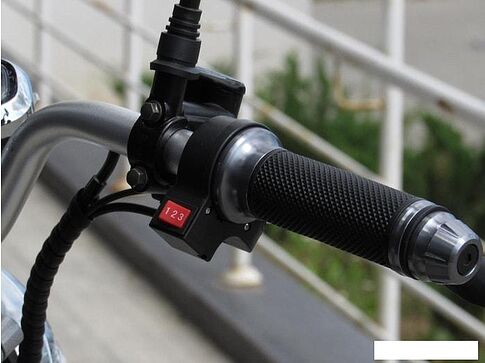 Электроскутер Yakama АР-Н008-3 (красный)