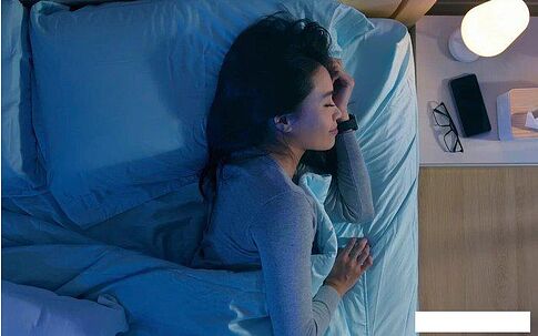 Умные часы Canyon Badian CNS-SW68RR (золотистый/бордовый)