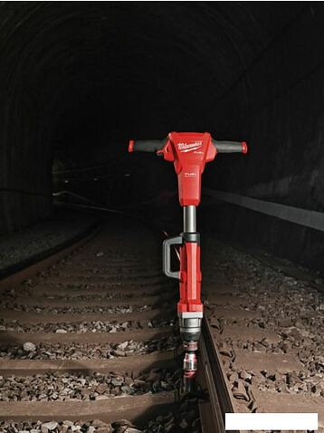 Гайковерт Milwaukee M18 FUEL M18FHIWF1R-0C 4933493140 (без АКБ, кейс)