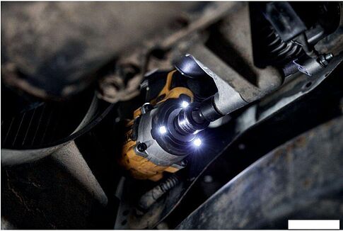 Гайковерт DeWalt DCF923B (без АКБ)