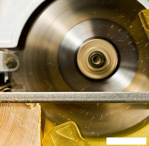 Дисковая пила Oasis PC-140