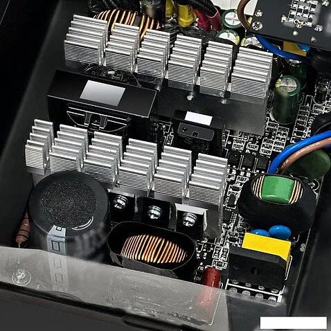 Блок питания Ocypus Gamma P850 Gamma-P850-W1HDBK024X-EU