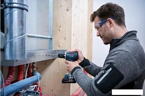 Дрель-шуруповерт Bosch GSR 18V-90 C Professional 06019K6000 (без АКБ)