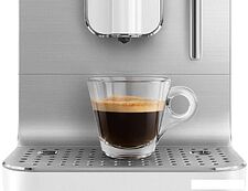 Эспрессо кофемашина Smeg BCC02WHMEU