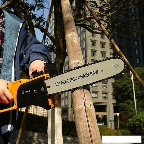 Электрическая пила Deko DKEC12 065-1213