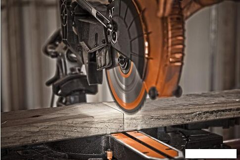 Торцовочная пила AEG Powertools PS254DBE