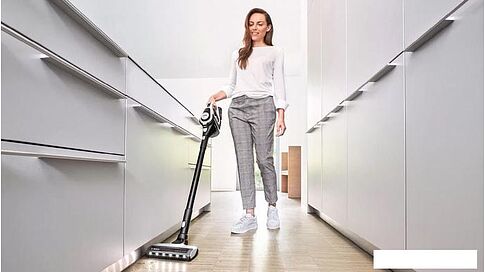 Пылесос Bosch Unlimited Gen2 BBS8213W