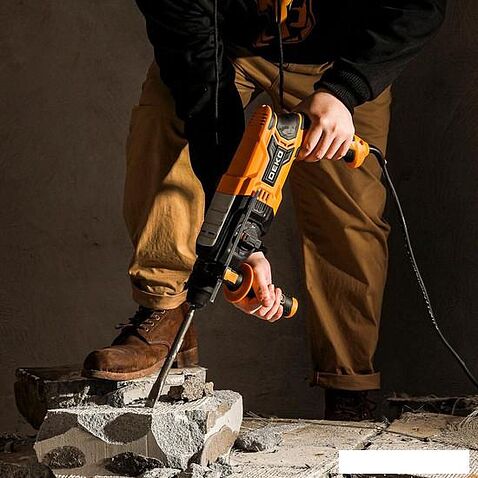 Перфоратор Deko DKH1200W (кейс)