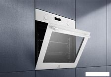 Электрический духовой шкаф Electrolux SteamBake 600 EOD6F77WV Электрический духовой шкаф Electrolux SteamBake 600 EOD6F77WV