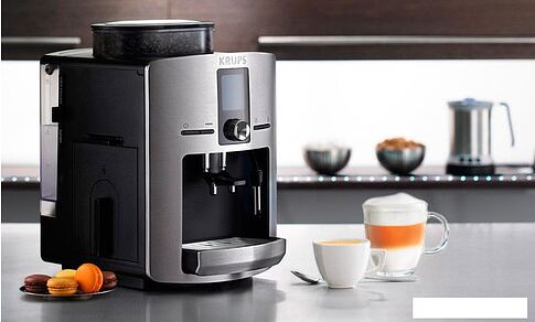 Эспрессо кофемашина Krups EA826E