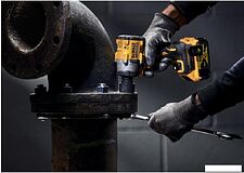 Гайковерт DeWalt DCF923P2G-QW (с 2-мя АКБ)