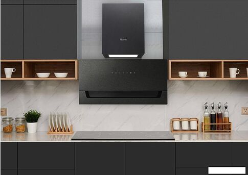 Кухонная вытяжка Haier HVX-W682CB