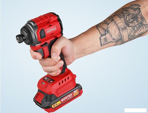 Винтоверт Wortex CWR 0218 1329731 (с 2-мя АКБ, кейс)