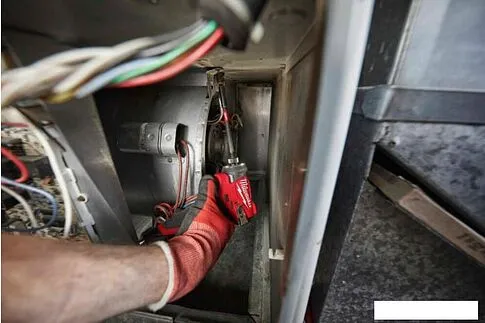 Винтоверт Milwaukee M12 FUEL M12FID2-0 4933479876 (без АКБ)