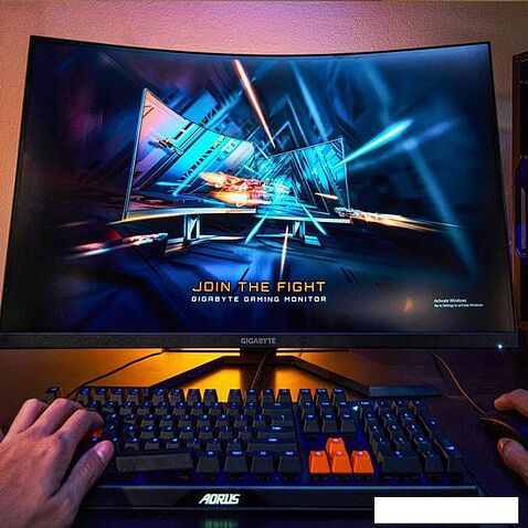 Монитор Gigabyte G32QC