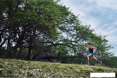 Умные часы Garmin Fenix 7S Solar 42 мм (розовое золото/песочный)