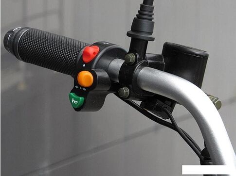 Электроскутер Yakama АР-Н008-3 (красный)