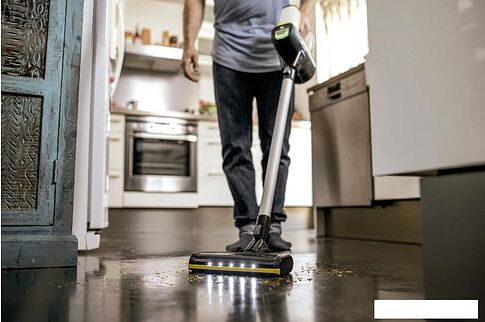 Пылесос Karcher VC 6 Cordless Premium ourFamily 1.198-680.0