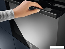 Электрический духовой шкаф Electrolux EOF3H40TH