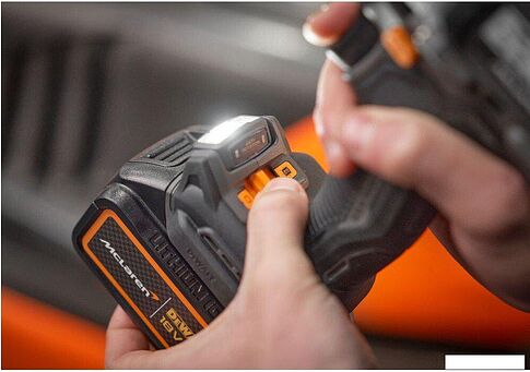 Ударная дрель-шуруповерт DeWalt DCD85MP2T (с 2-мя АКБ, кейс)