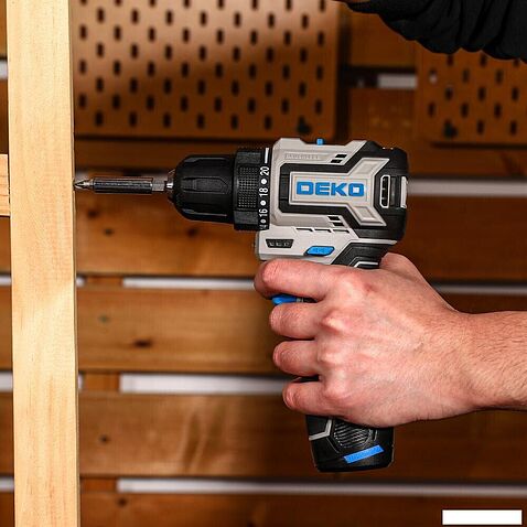Дрель-шуруповерт Deko Sharker 12V PRO 084-1036 (с 2-мя АКБ, кейс)