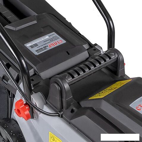 Колёсная газонокосилка Ставр ГКЭ-1400М