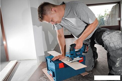 Электролобзик Bosch GST 18 V-LI B Professional 06015A6100 (без АКБ)