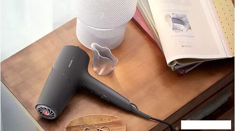 Фен Philips BHD504/00