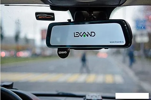 Автомобильный видеорегистратор Lexand LR100