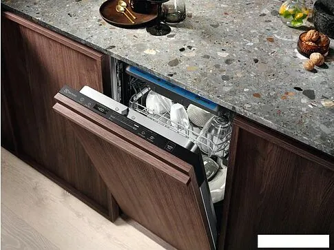 Встраиваемая посудомоечная машина Electrolux EEA13100L
