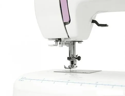 Электромеханическая швейная машина Janome HD1015