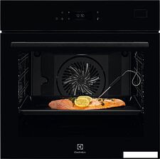 Электрический духовой шкаф Electrolux SteamBoost 800 COB8S39WZ