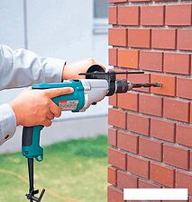 Ударная дрель Makita HP 2051