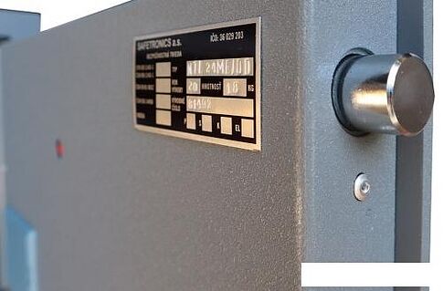Офисный сейф SAFEtronics NTL 24Ms