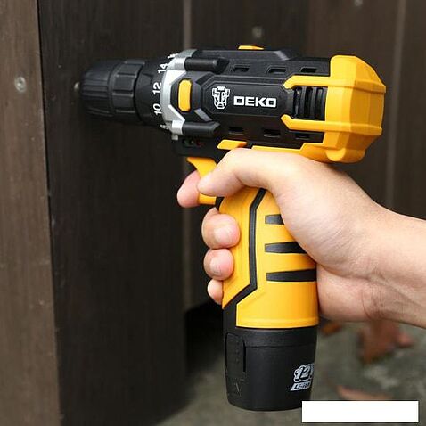 Дрель-шуруповерт Deko DKCD12FU-Li SET 3 063-4173 (с 1-м АКБ, кейс)