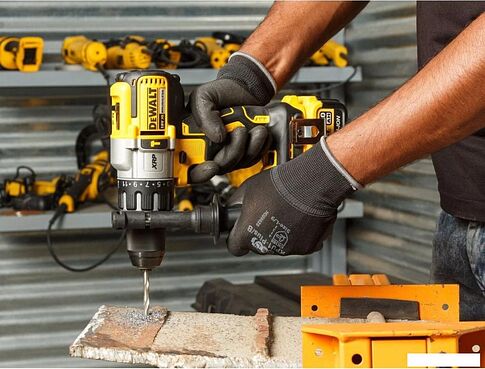 Ударная дрель-шуруповерт DeWalt DCD996P1 (с 1-им АКБ, кейс)